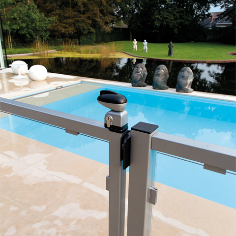 Gache pour serrure de scurit piscine pour tube carr de 40x40mm Gche Accessoires Locinox